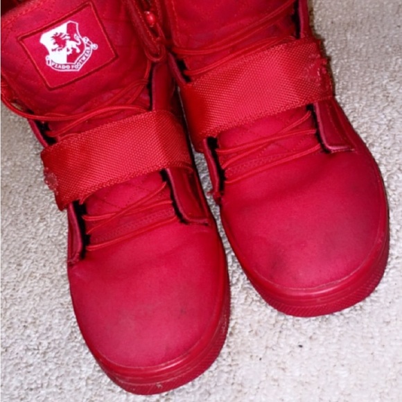 Red size 10.5 men - Picture 1 of 1